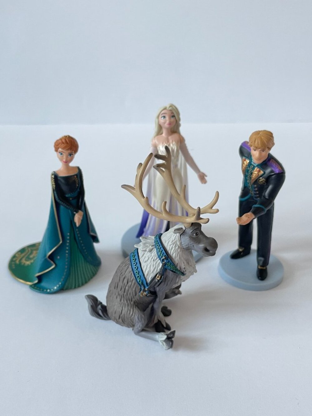 Set Of 4 Disney Frozen 2 Figurine Set Kids 4 Inch Elsa Anna Kristoff Sven